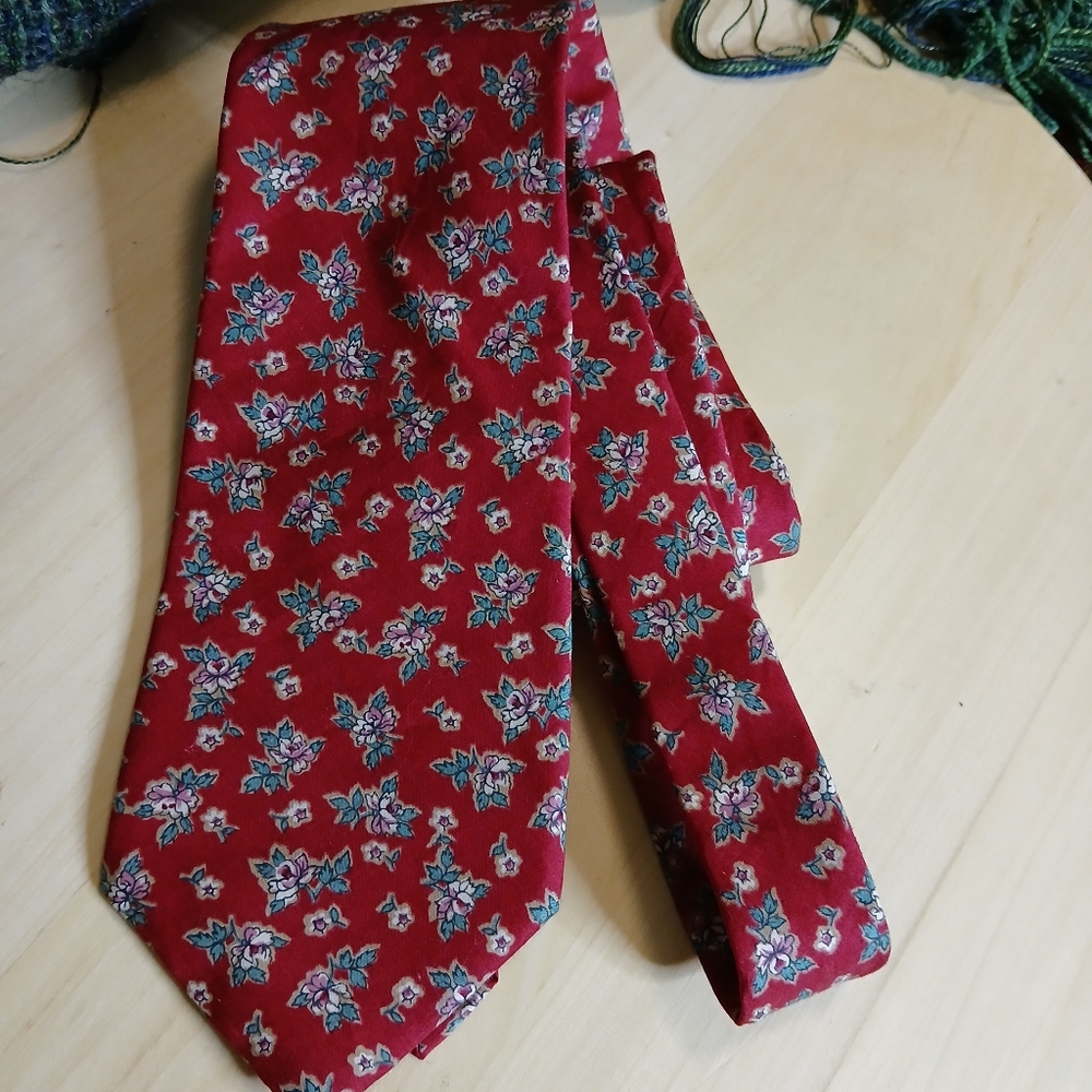 Liberty of London Red Floral Men's CottonTie